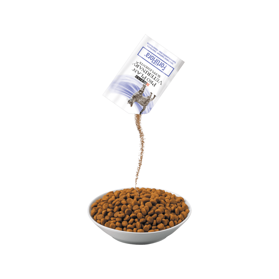 Purina Pro Plan fortiflora Daily Probiotic for Cats - Sachet being poured into a bowl of dry cat food